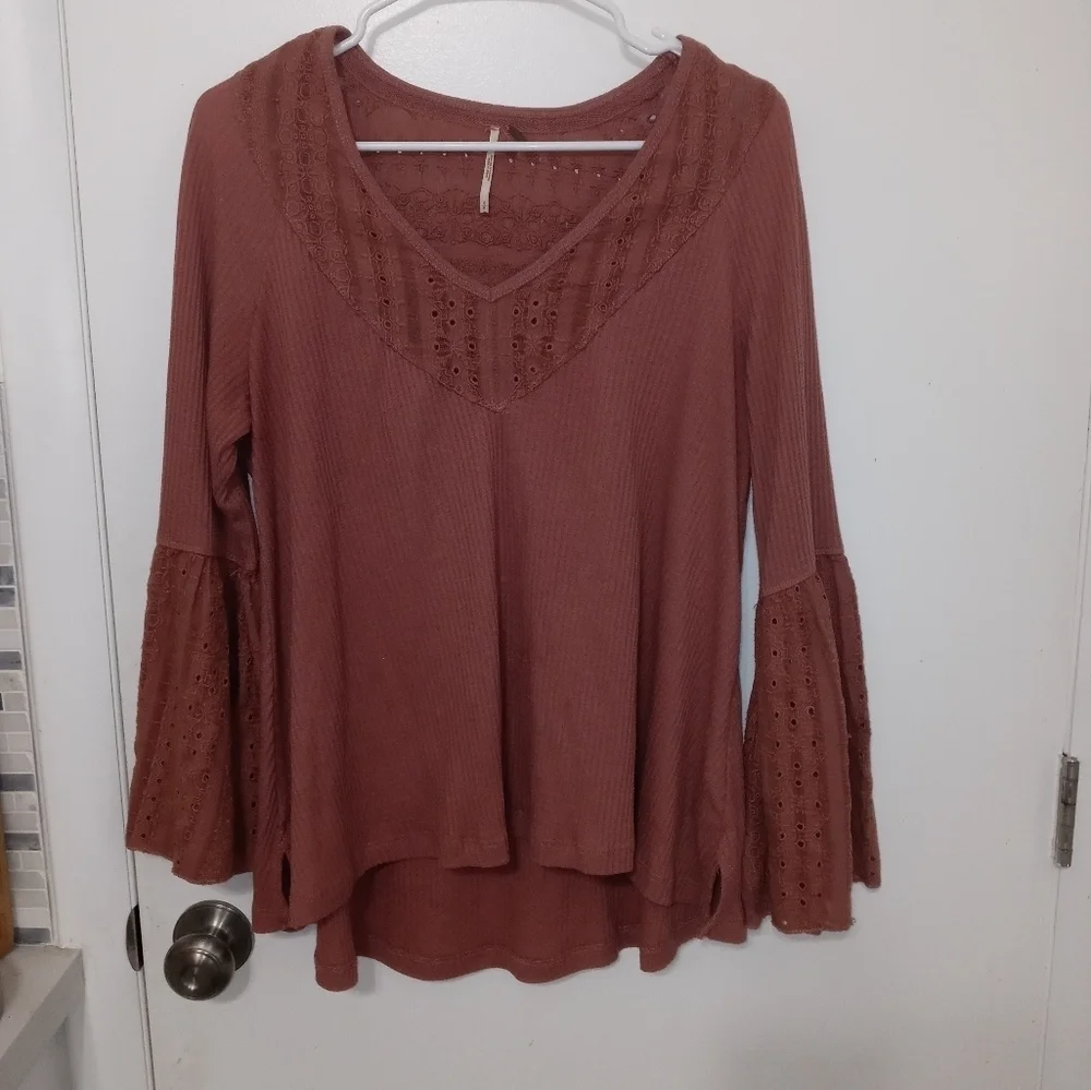 Free People Parisian Nights Dusty rose pink ribbed V Neck Bell Sleeve Blouse